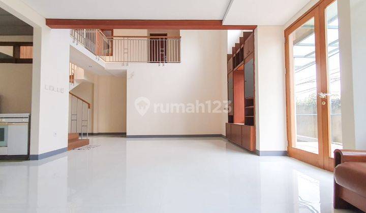 Jual Rumah 2 Lantai di Jl. Budisari Baru Renovasi 2