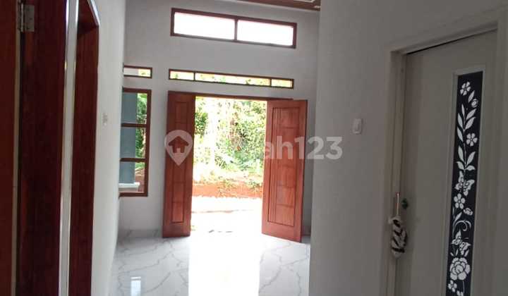Rumah di ,lokasi strategis dan bebas banjir,dekat stasiun dan pintu tol sawangan 10