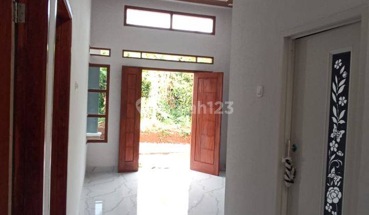 Rumah di jual,strategis dan bebas banjir,dekat pintu tol sawangan depok 10