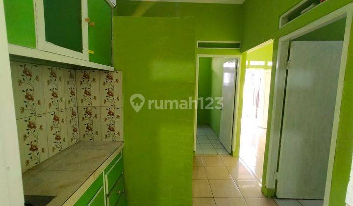 Rumah di jual murah lokasi strategis dan bebas dari banjir,dekat dengan stasiun dan jalur angkot 8