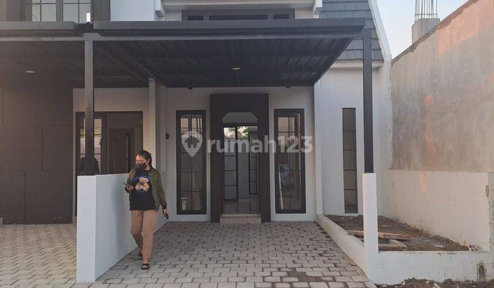 Di  Rumah Modern Harga Murah Strategis 1