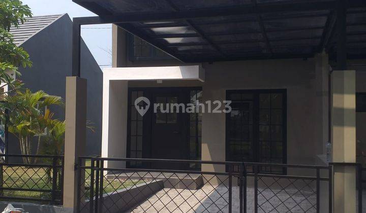 Rumah Baru Minimalis Modern Strategis Nol Jalan Raya  2