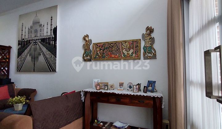 ruang tamu dijual rumah dekat kampus stan