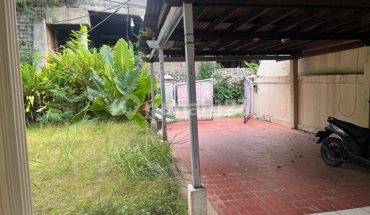 Rumah Luas Tanah Besar di Bintaro Paradise -Yst