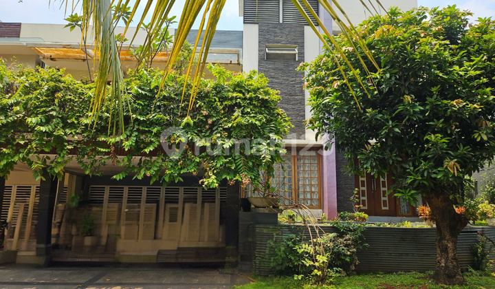 Nice Ready-to-Live House in Kebayoran Bintaro