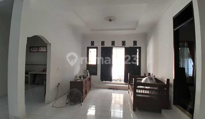 Rumah Bagus Siap Huni di Villa Japos << 2