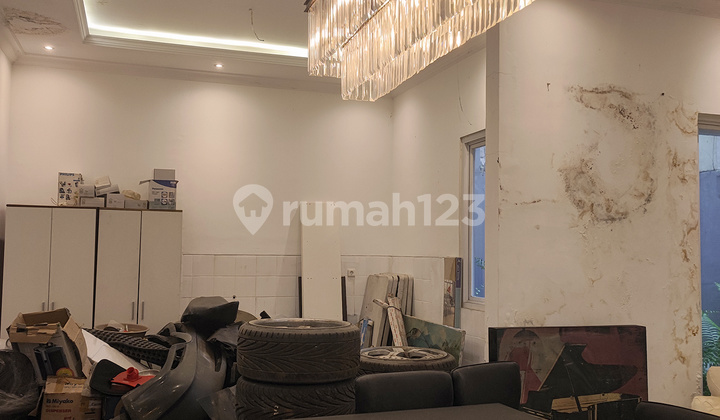 Rumah 2 Lantai, San Lorenzo Gading Serpong, Lebar 10, Jual Apa Adanya, Furnished, Butuh Renovasi Minor 2