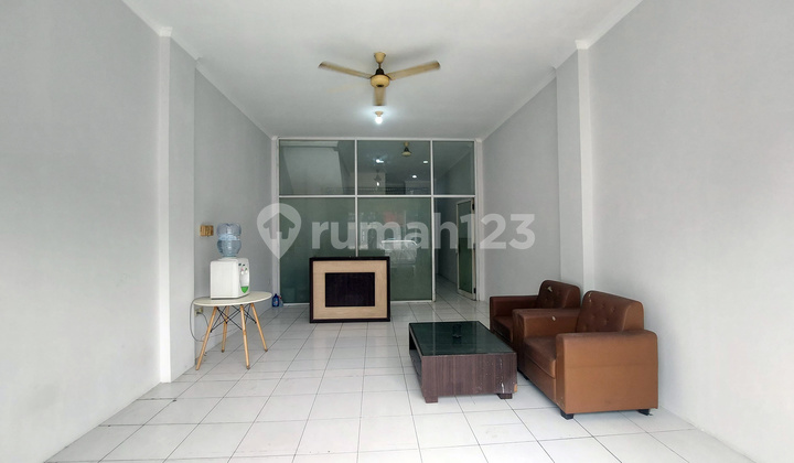 Ruko (Shophouse), 4.5 Floors, Located on Cideng Barat Main Road near Tanah Abang, Suitable for Office, Showroom, or Cafe Restaurant. 2