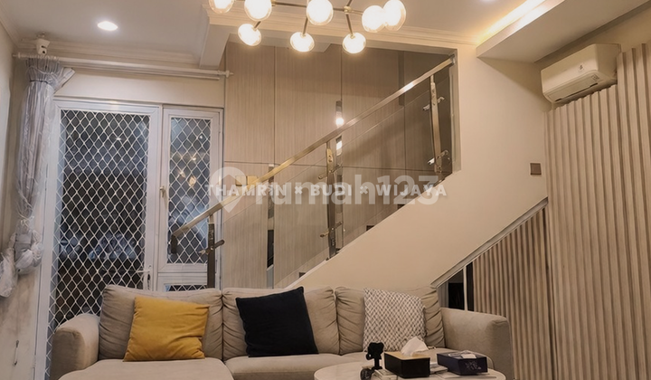 Rumah 2 Lantai Hoek, Gading Serpong, Furnished Ala Show Unit Bonus Private Garden 2