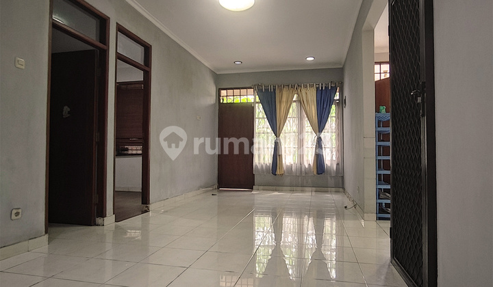 Rumah 1.5 Lantai Siap Huni, Lebar 9, Nusa Loka BSD Nusaloka, Bonus Taman Depan Belakang, Row Jalan Besar