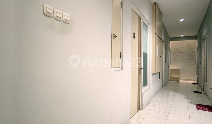 3-Story Boarding House, Women Only, 6 Minutes Walk to Stan, Ready to Use 2