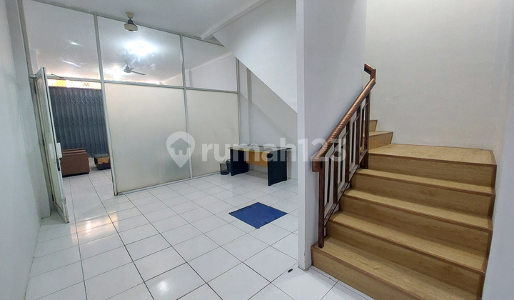 Ruko Rukan, 4.5 Floors, Position on Cideng Barat Main Road Near Tanah Abang, Suitable for Showroom or Cafe Restaurant 2