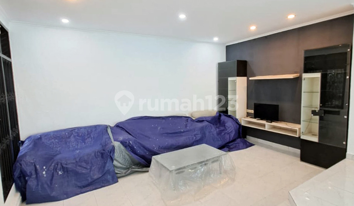 Rumah Mewah 2 Lantai, Pondok Indah, Jakarta Selatan, Private Pool Bonus Mini Garden 2