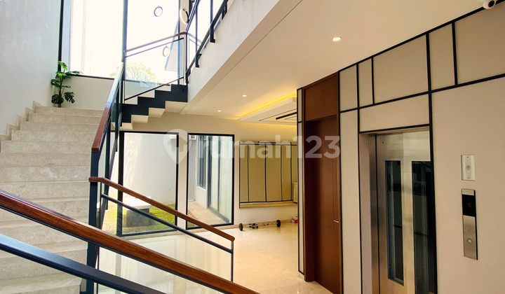 SELLING AT A LOSS! CHEAPEST LYNDON NAVAPARK BSD, 15M WIDE WITH POOL AND LIFT BONUSES.