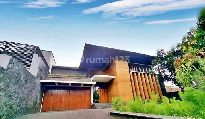 Rumah Antik Siap Huni di Jalan Dago Kota Bandung 1