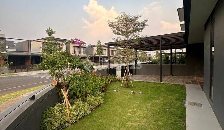 Rumah modern posisi Hook  di Kota baru Parahyangan Bandung 1