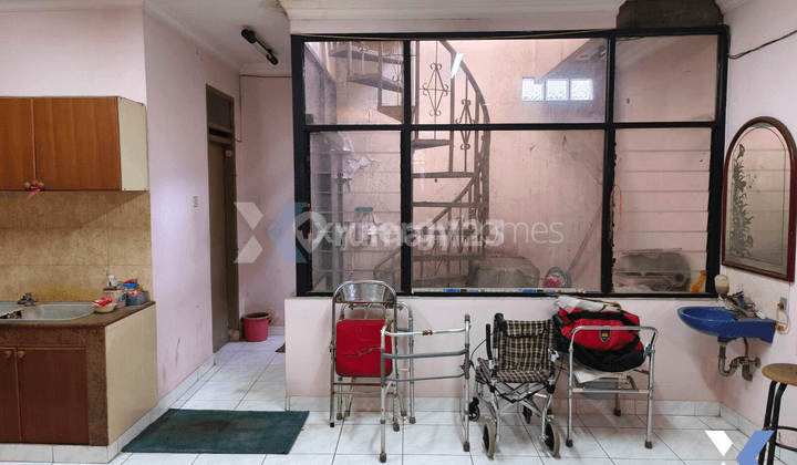 Rumah SHM di Blok Depan Taman Holis Indah Bandung 2