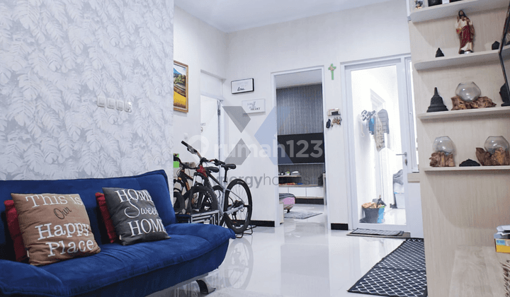 Rumah Minimalis Full Furnished SHM Lokasi Strategis di Taman Kopo Indah 3 Bandung 1