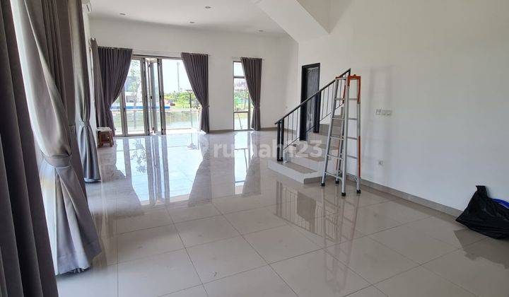 Disewakan Rumah Pik2 4 Kamar Tidur Semi Furnish 250 M2 2