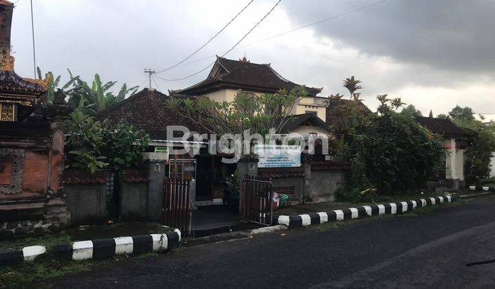 BU roadside house in tabanan bali 1