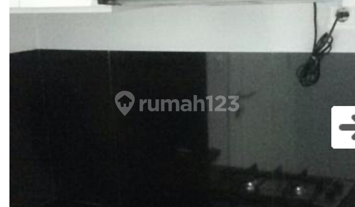 Apartment Silkwood Residence
Location: Alam Sutera
Tower/Floor/View: Maple / 2 / Alam Sutera Mall
Size: 34 m²
Bedroom: Studio
Bathroom: 1
Condition: Fully Furnished: Range Hood, AC, Water Heater, Kitchen Set, Wardrobe, Bed, Study Desk, Chair, Television, Refrigerator 2