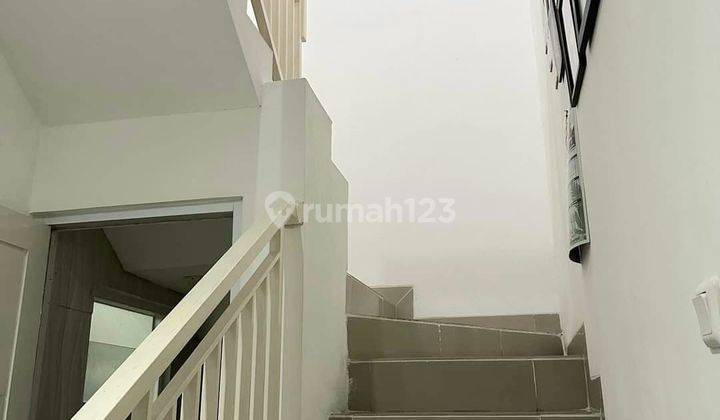 Rumah Cantik 2 Lantai Siap Huni Pamulang Lokasi Strategis Ra14307 2