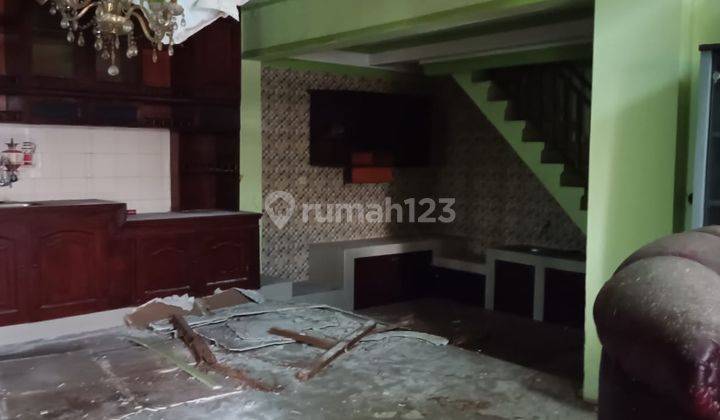 Rumah Komplek 3 Lantai di Cirendeu Tangerang 2