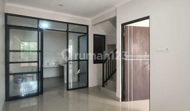 Rumah Bagus Dua Lantai Di Citra Raya  2