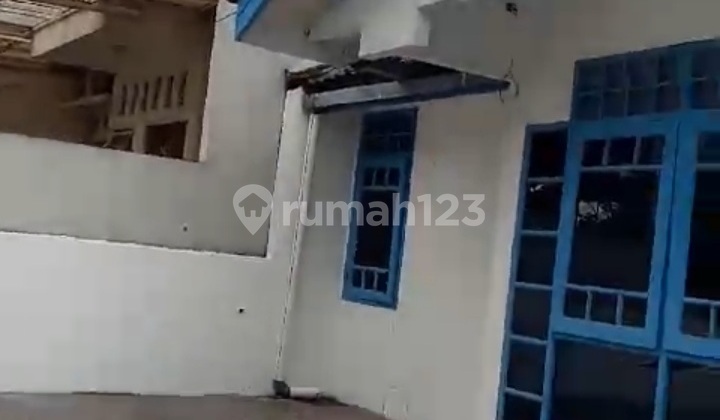 Hot Sale! Rumah Lama Terawat Lokasi Strategis Di Bsd 