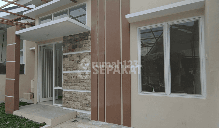  Rumah Dengan Suasana Asri di Tengah Kota Jember 3