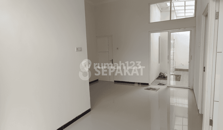  Rumah Dengan Suasana Asri di Tengah Kota Jember 6