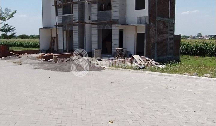 Hunian Mewah Dan Modern Dengan Lingkungan Yang Asri di Mojokerto 12