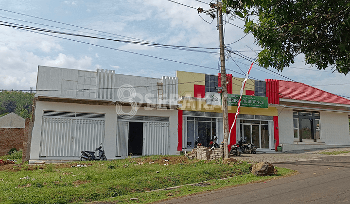 Ruko Modern, Nyaman Dan Asri di Kota Jember 4