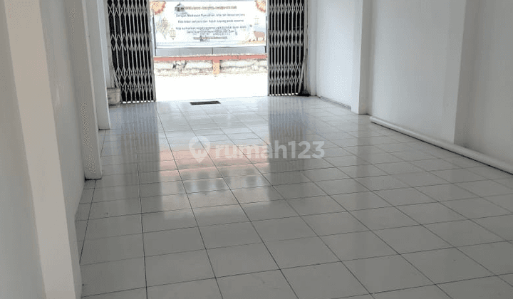 Ruko Modern Strategis Di Pusat Kota Banyuwangi 10