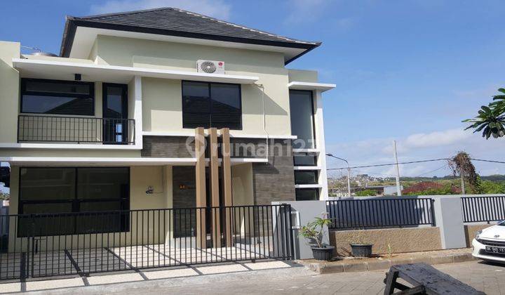 Well maintained and ready to live in villa for sale in Nusa Dua Bali 1