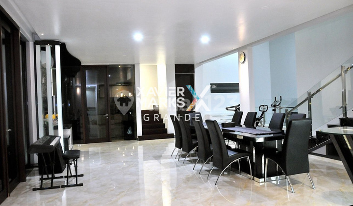 Dijual Rumah Furnished Rasa Villa di Riverside Malang 2