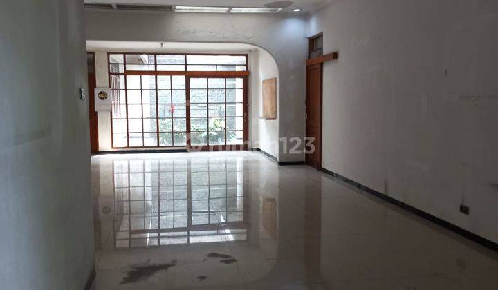 Rumah 2 Lantai Bagus SHM di Komplek Taman Sakura, Bandung 1