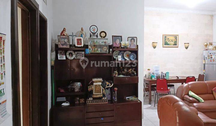 Rumah 2 Lantai Bagus Unfurnished SHM di Lodaya, Bandung 1