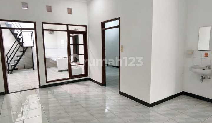 Quick Sale Affordable Ready-to-Live House with SHM in Taman Kopo Indah 3 Quick Sale Affordable Ready-to-Live House with SHM in Taman Kopo Indah 3