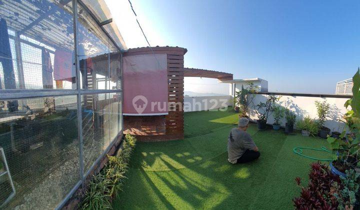 Rumah 2 Lantai Bagus Semi Furnished SHM di Daerah Lembang 2