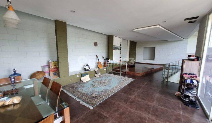 Rumah 2 Lantai Bagus Unfurnished SHM di Setraduta, Bandung 2