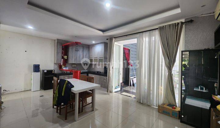 Rumah 2 Lantai Bagus Furnished SHM di Cluster Ivypark, Semarang 1