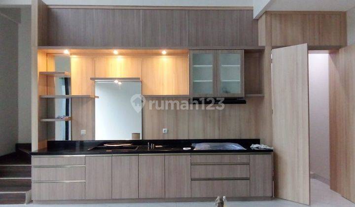 Rumah 2 Lantai Bagus SHM di Cluster Santorini Sentul City, Bogor 2