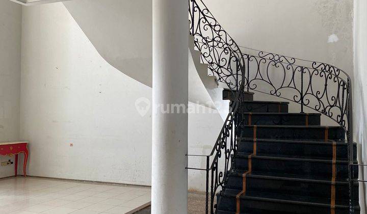 Rumah Kontrakan 2 Lantai Bagus Unfurnished SHM di Setra Duta 2