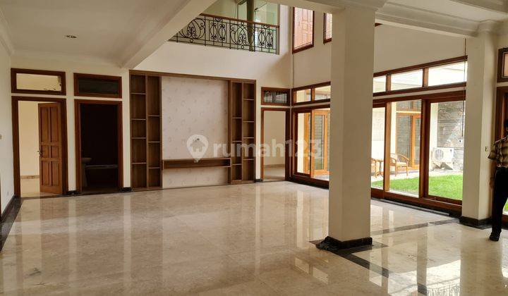 Rumah 2 Lantai Bagus Unfurnished SHM di Setra Duta, Bandung 2