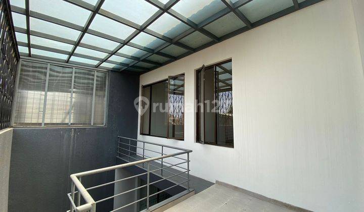 Rumah 2 Lantai Baru Unfurnished SHM di Kembar Timur, Bandung 2