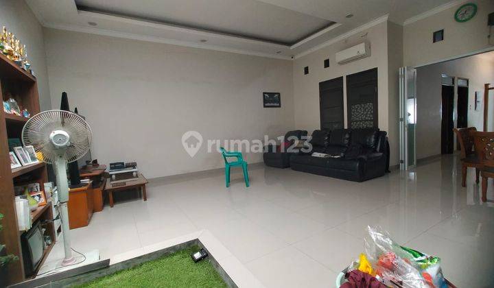 Rumah 2 Lantai Bagus Unfurnished SHM di Taman Holis Indah 1  2