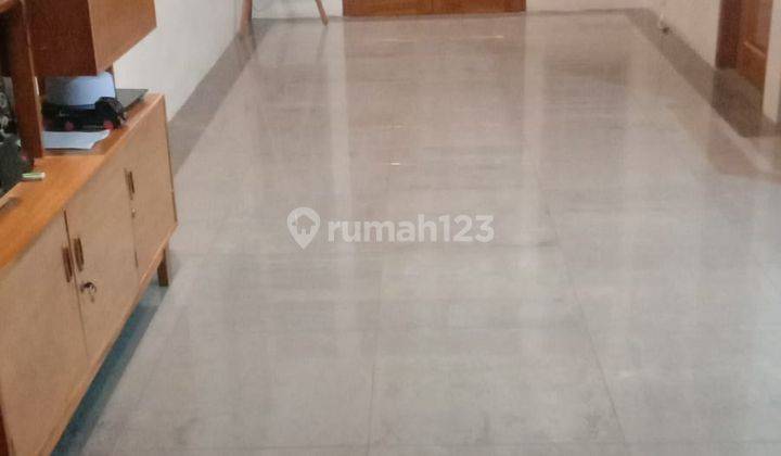 Rumah 2 Lantai Bagus Semi Furnished SHM di Komplek Bukit Permata 2