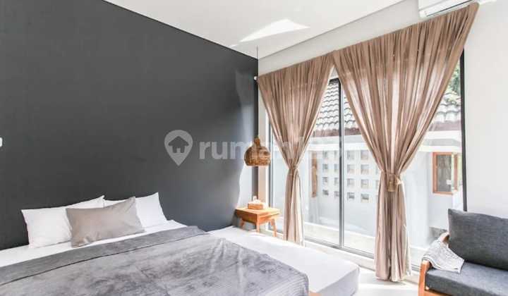 Dijual 2 Villa 300 m2 SHM Full Furnish di Jl Sariwangi, Bandung