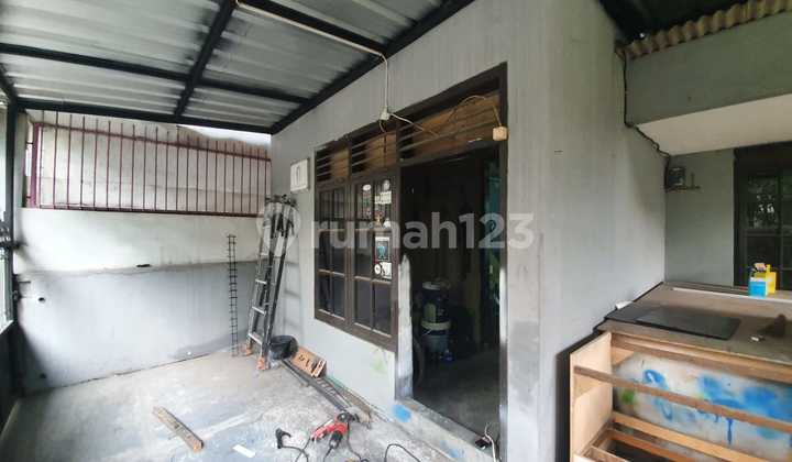 Affordable Good Hook House Unfurnished Freehold Title in Dian Permai Complex, Bandung 2